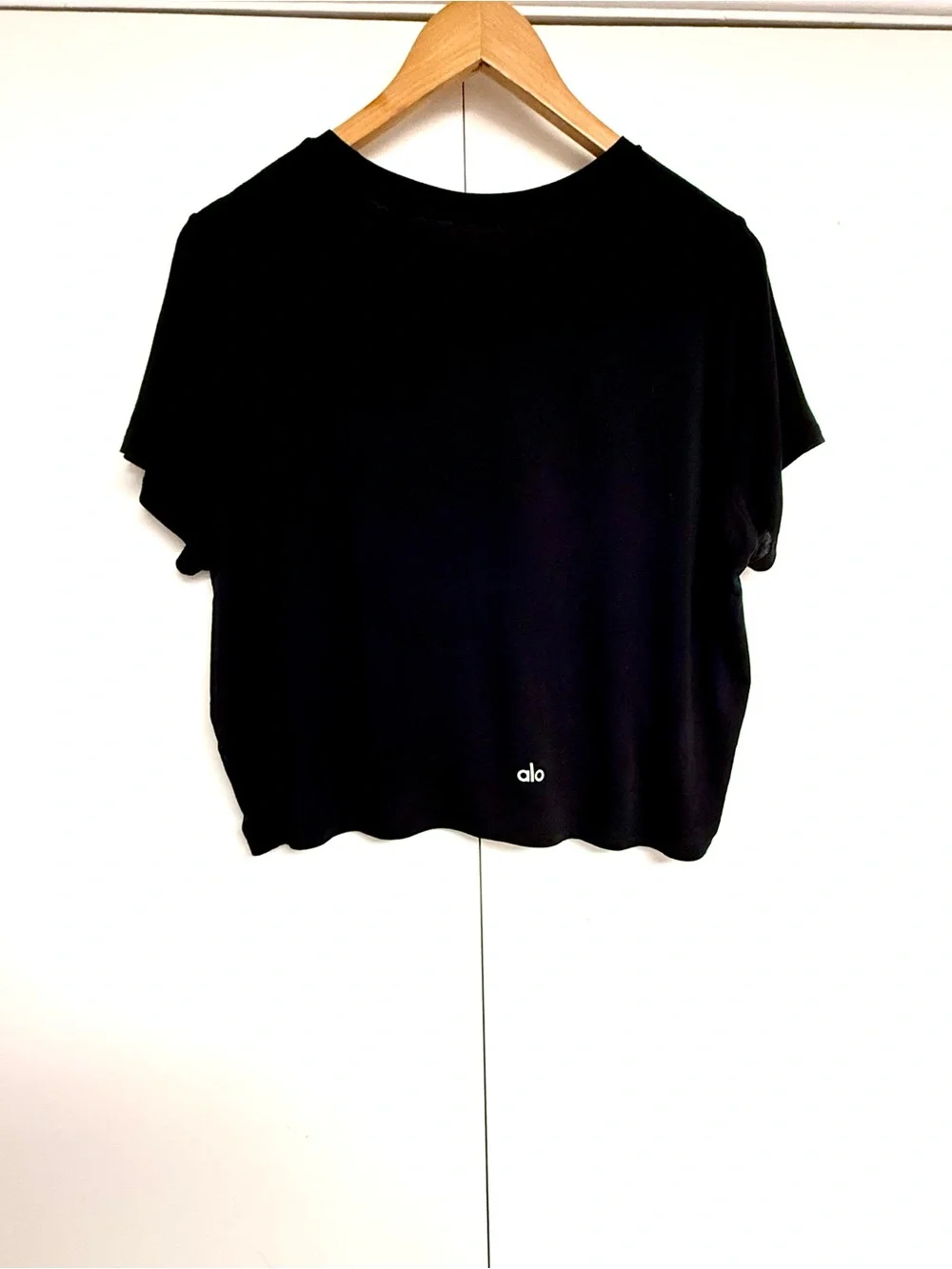 Alo Yoga Cropped All Day Short Sleeve Tee Black Modal Boxy Crop Top Medium
